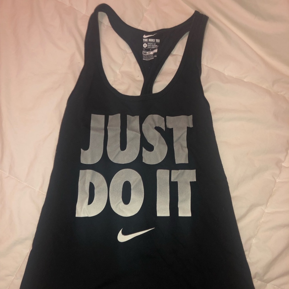 ⭐️NIKE TANK TOP / SHIRT⭐️
